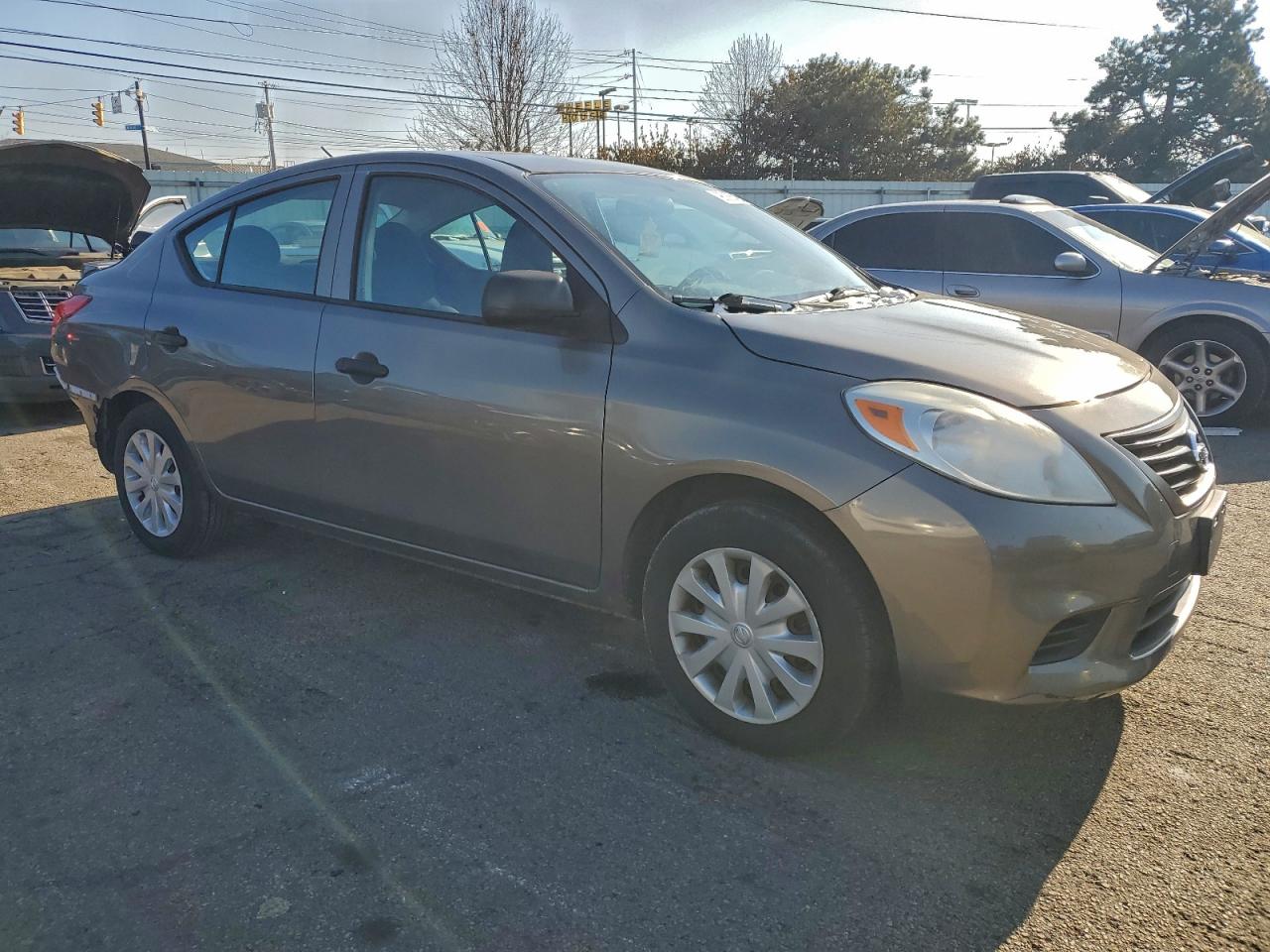 Nissan Versa S Image 2