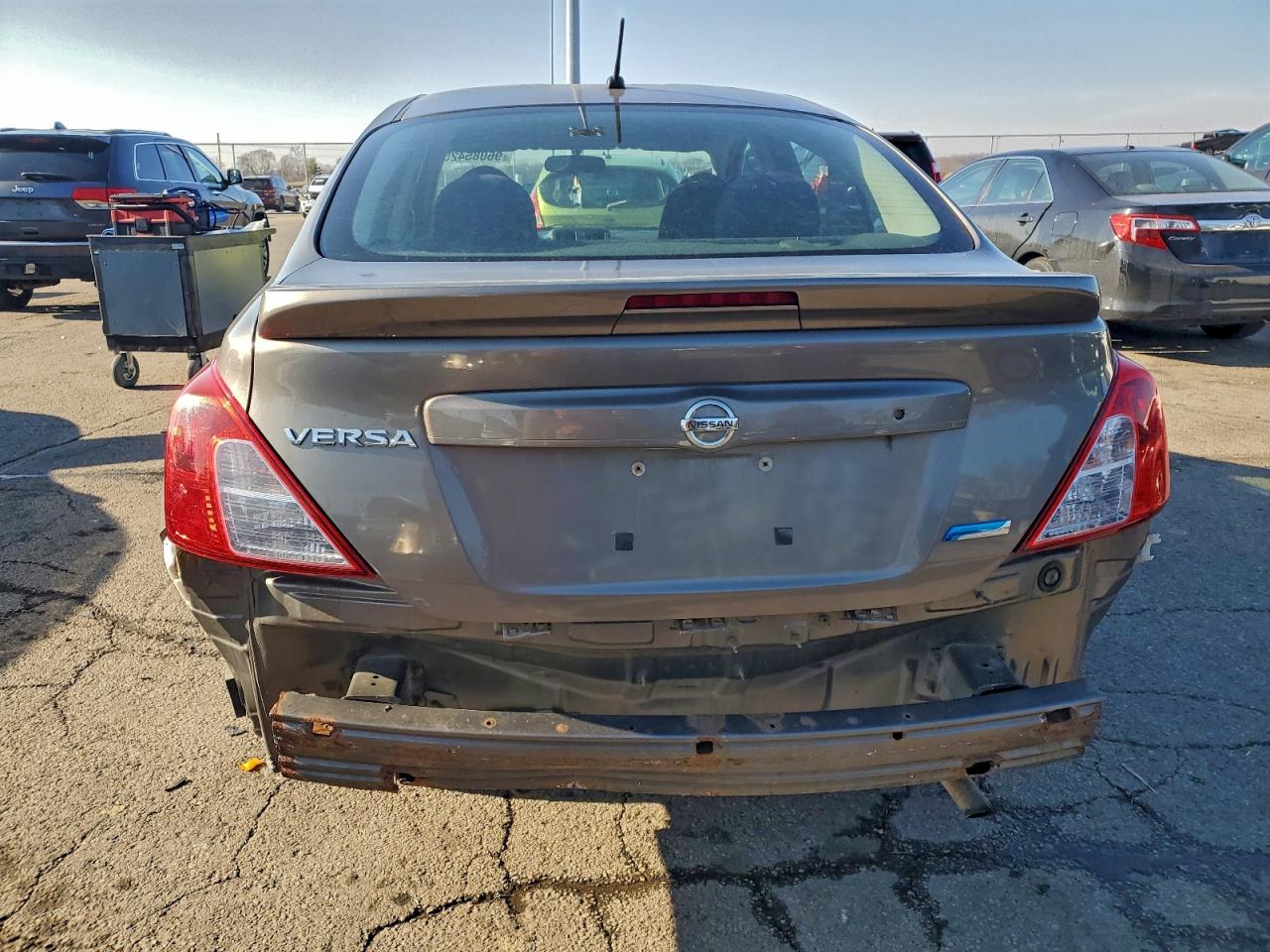 Nissan Versa S Image 4