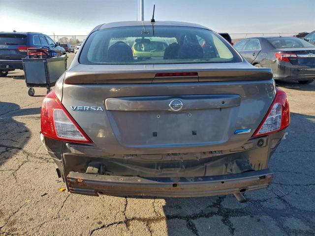 Nissan Versa S Image 4