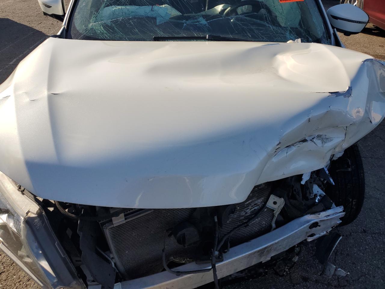 Nissan Pathfinder Platinum Image 4