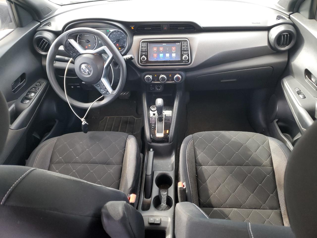 Nissan Kicks S Image 8