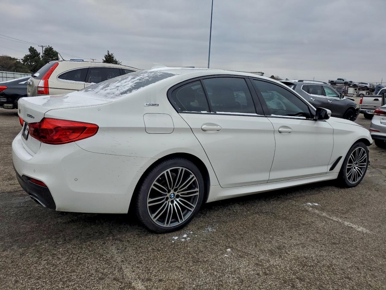 BMW 5 Series Image 3