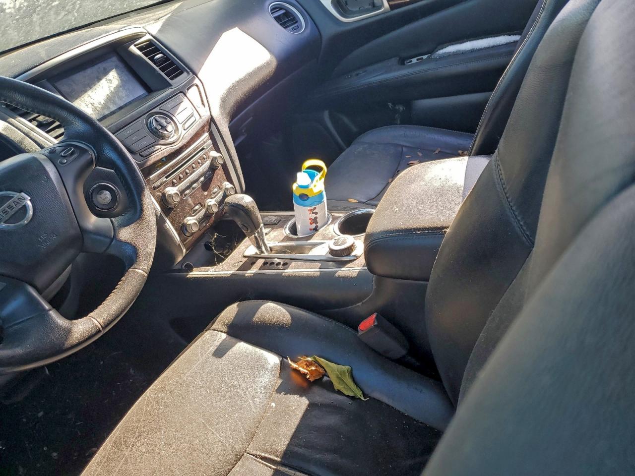 Nissan Pathfinder S Image 6