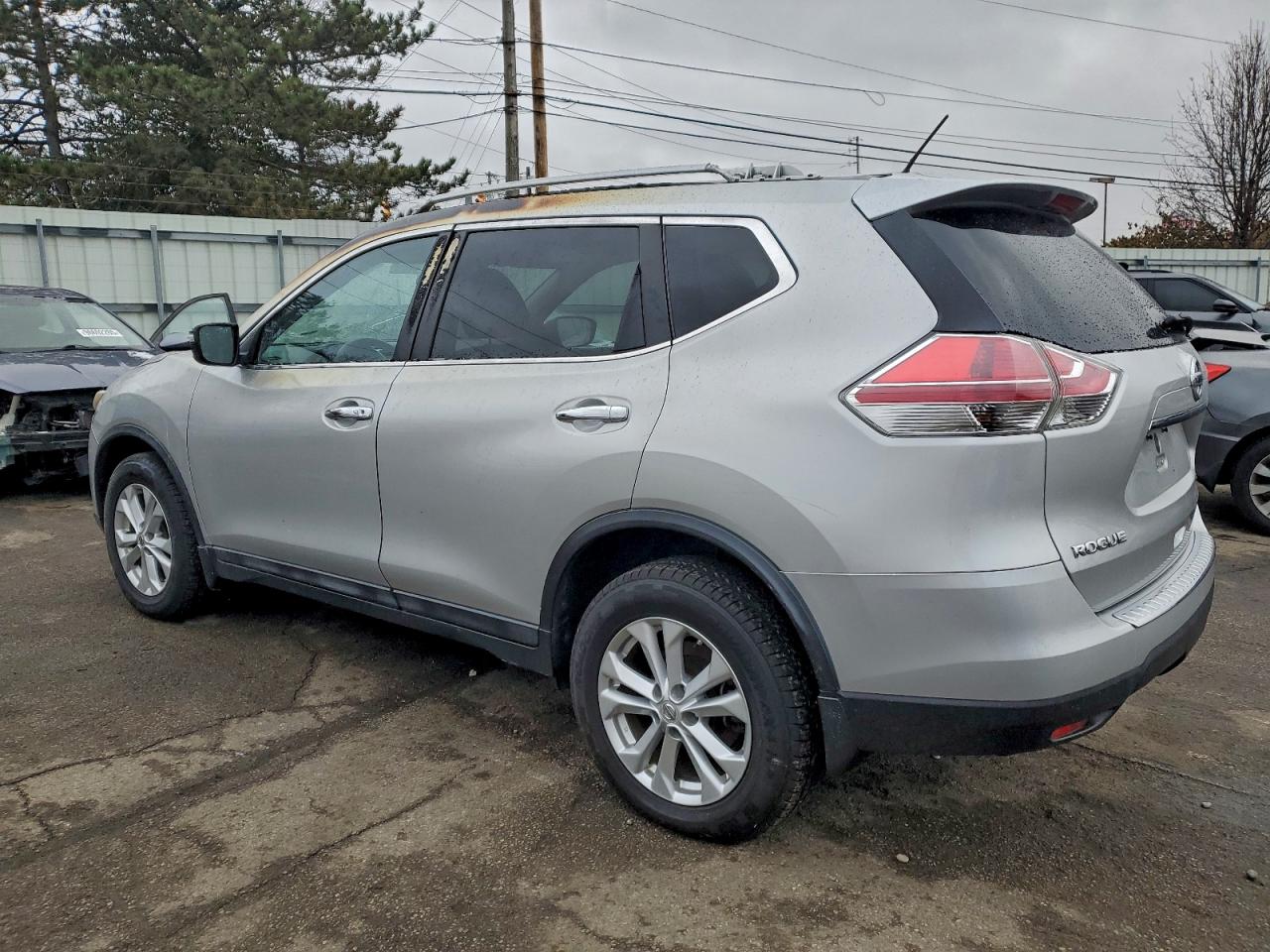 Nissan Rogue S Image 3