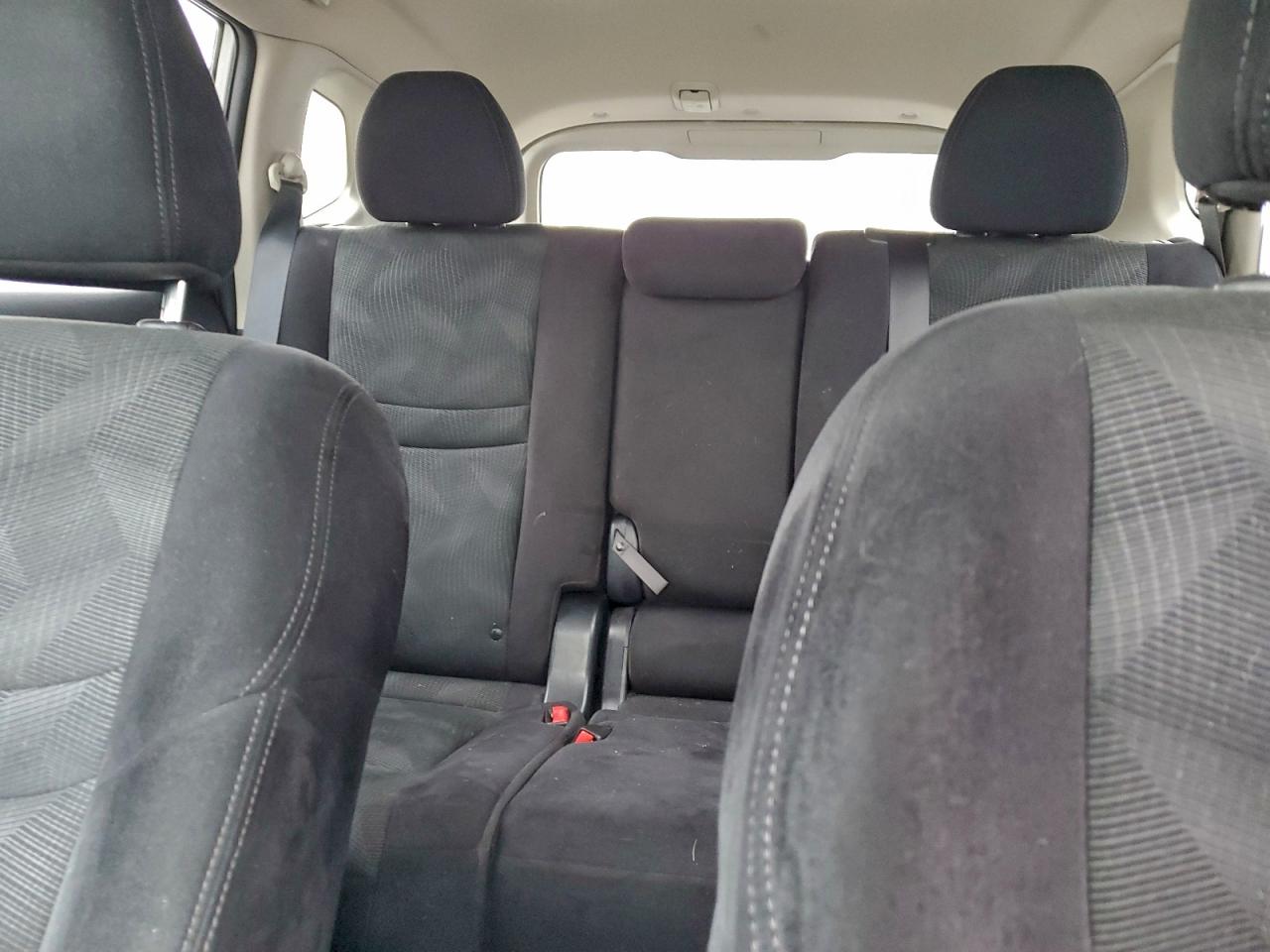 Nissan Rogue S Image 7