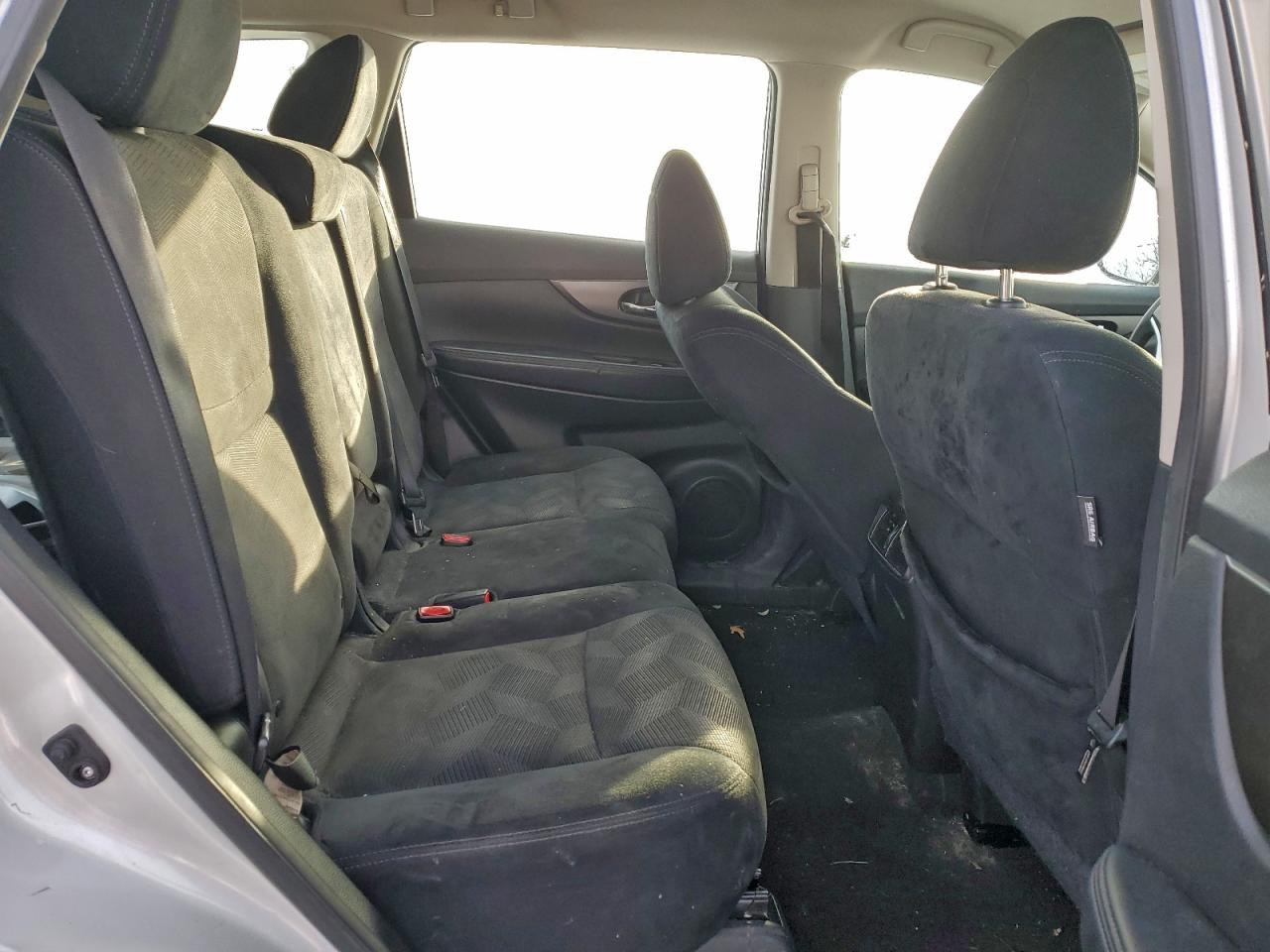 Nissan Rogue S Image 7