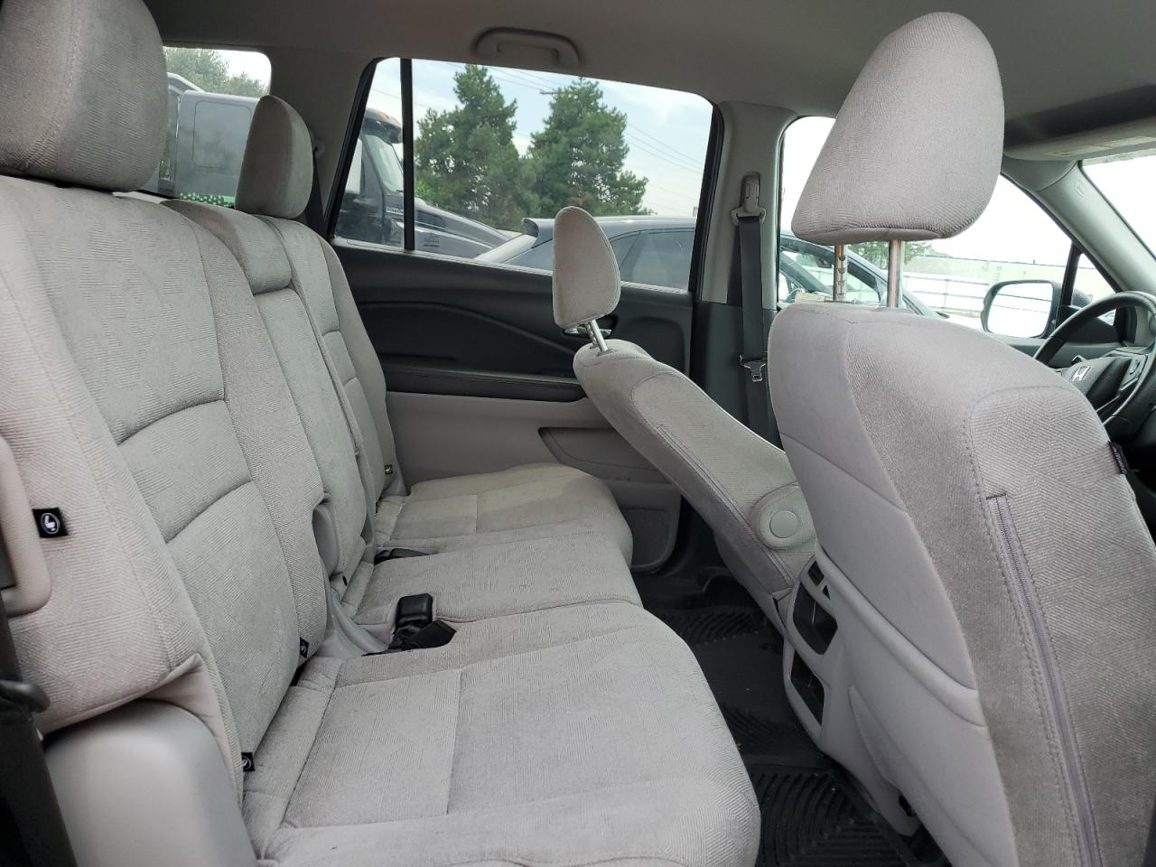 Honda Pilot Lx Image 12