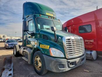  Salvage Freightliner Cascadia 1
