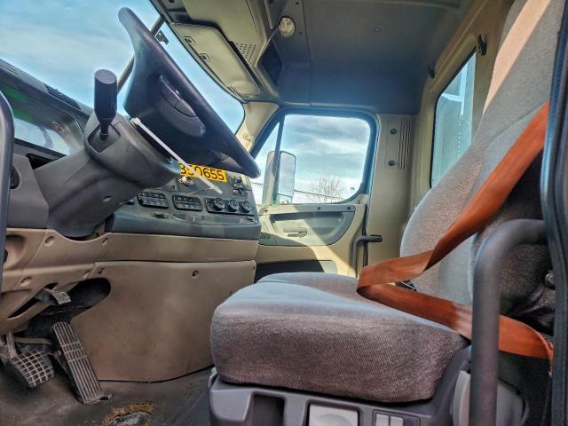 Freightliner Cascadia 1 Image 4
