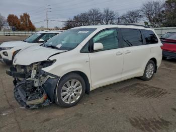  Salvage Toyota Sienna