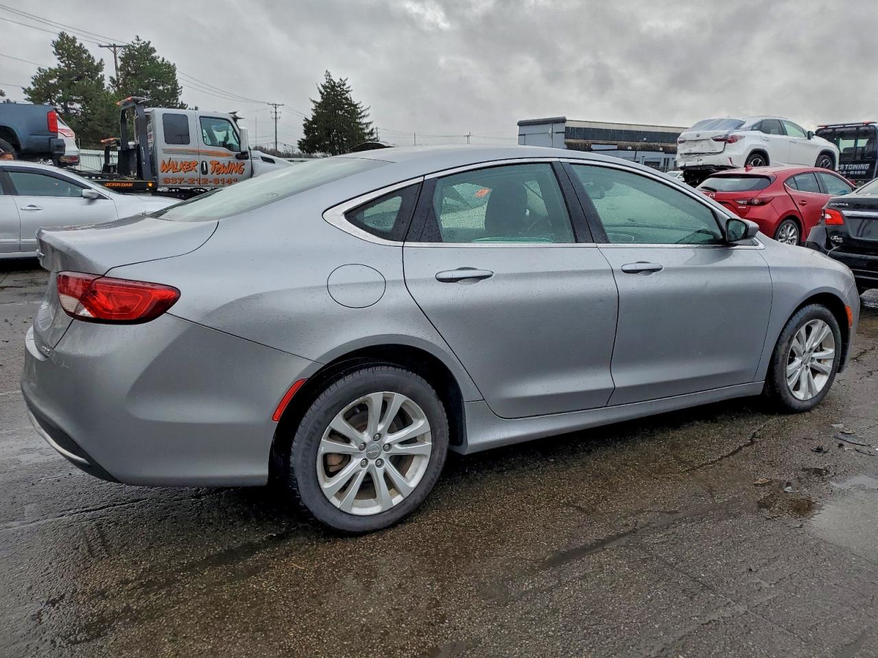 Chrysler 200 Limited Image 3