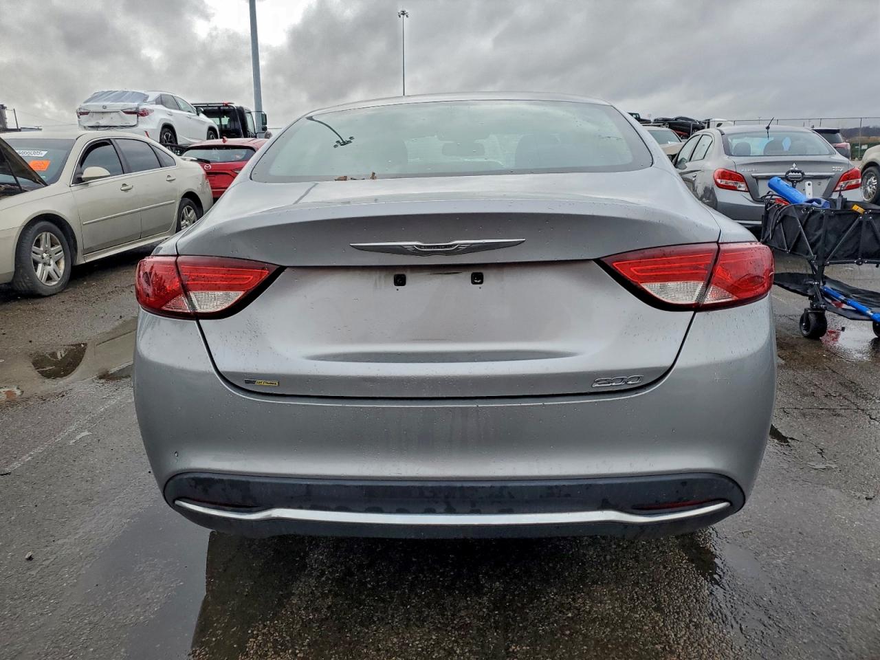 Chrysler 200 Limited Image 10