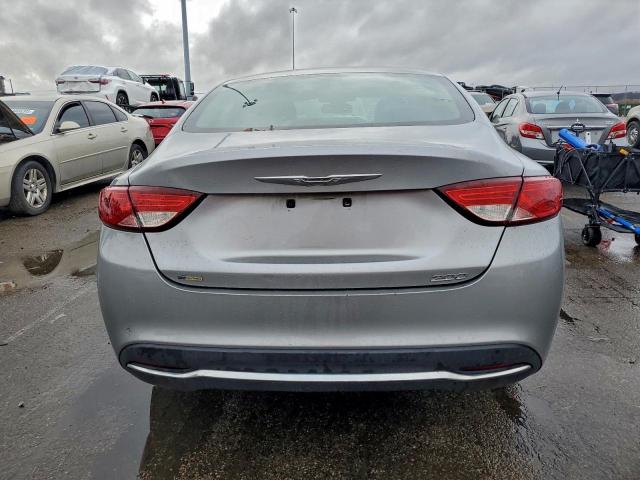Chrysler 200 Limited Image 10
