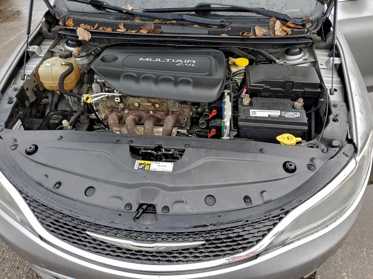 Chrysler 200 Limited Image 8