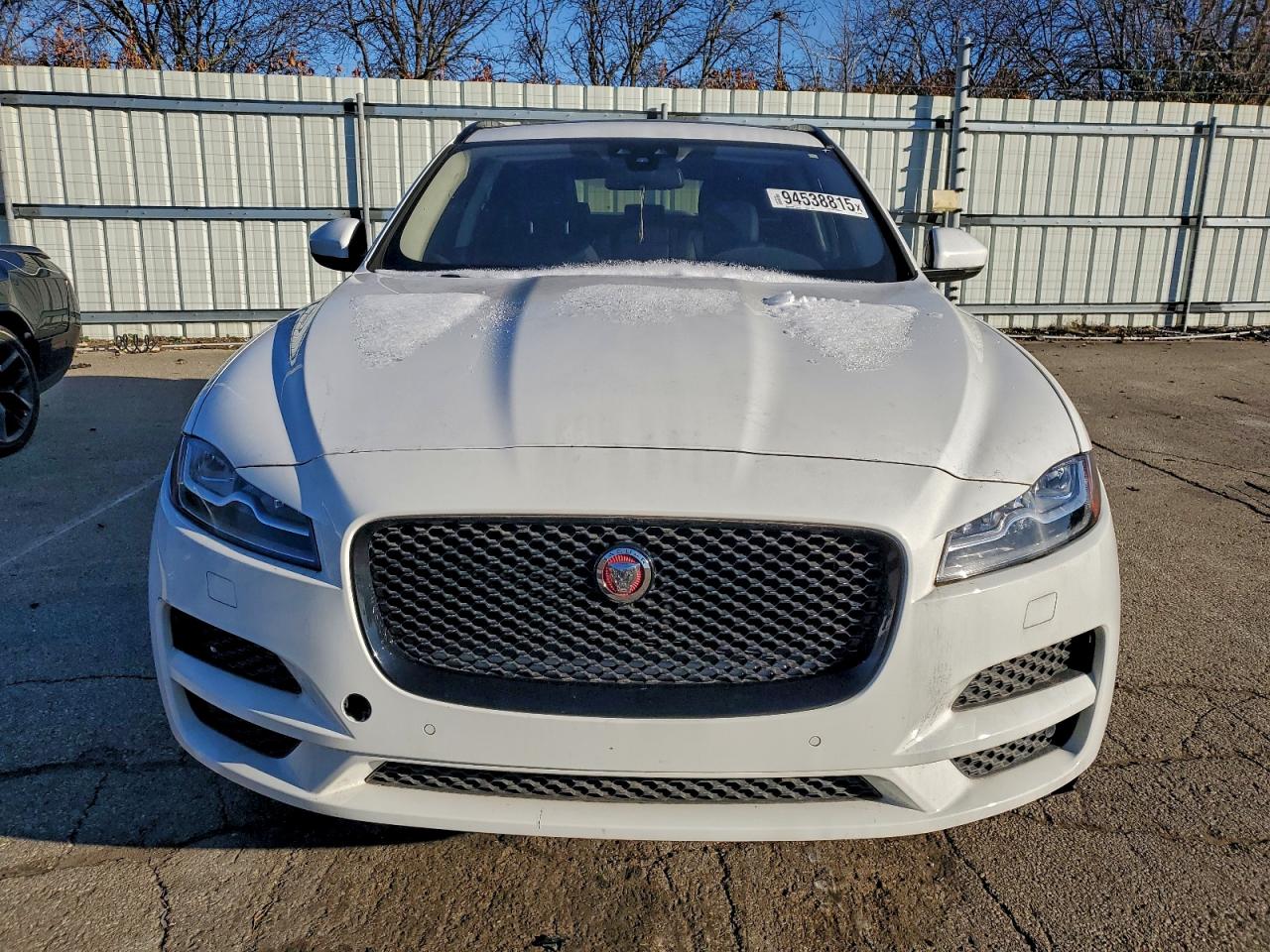 Jaguar F-PACE Prestige Image 5