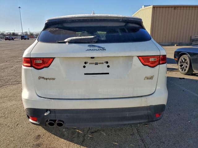 Jaguar F-PACE Prestige Image 4