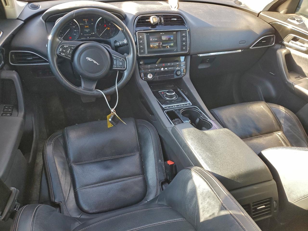 Jaguar F-PACE Prestige Image 7