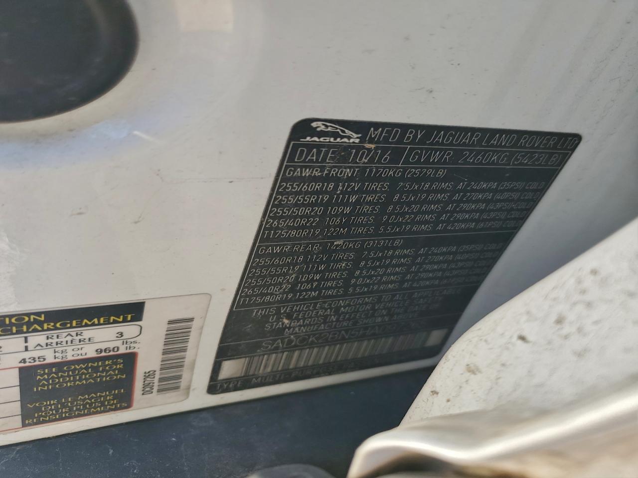 Jaguar F-PACE Prestige Image 12