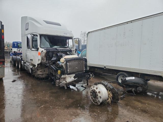  Salvage Volvo Vnl