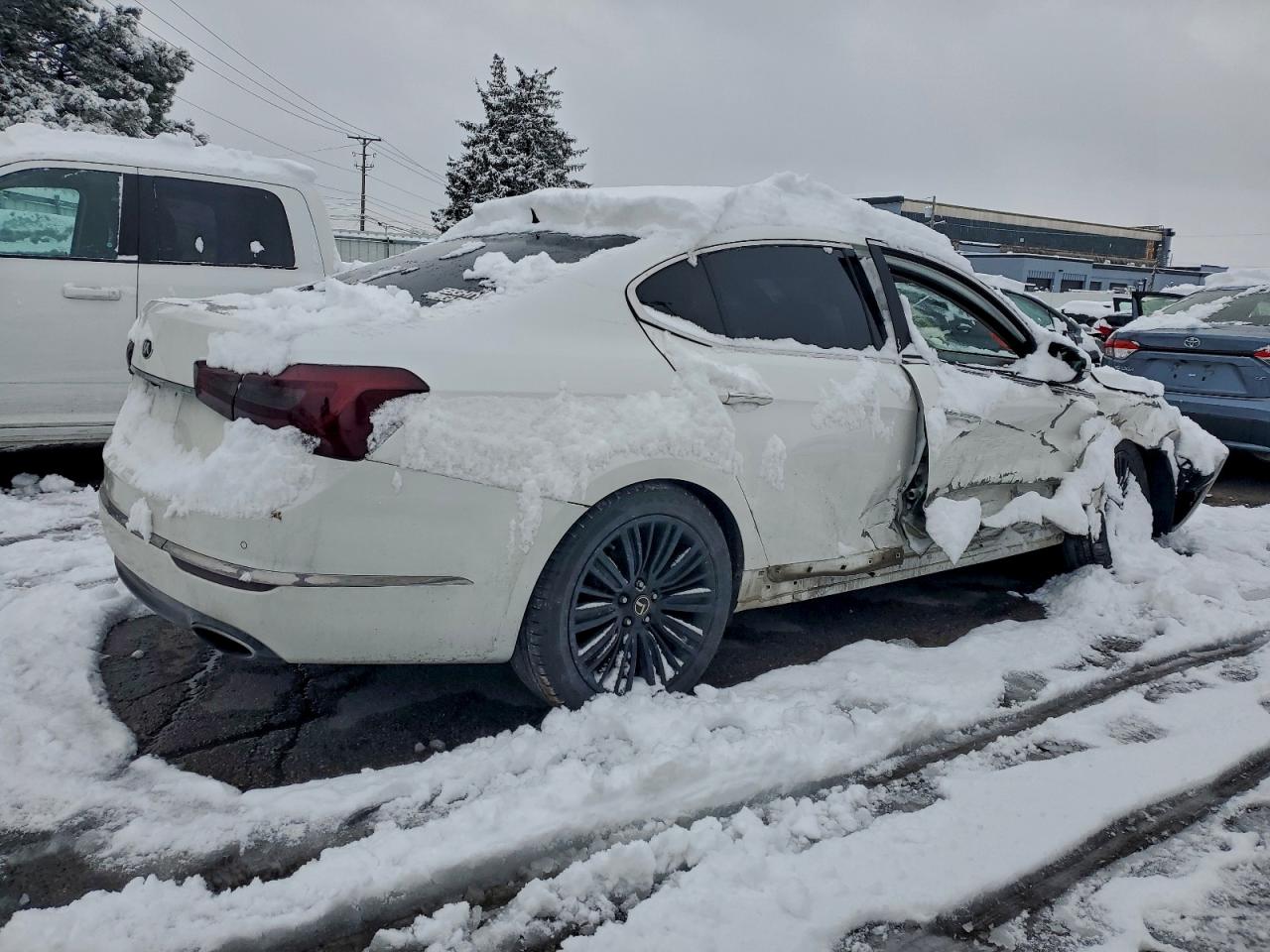 Kia Cadenza Premium Image 12