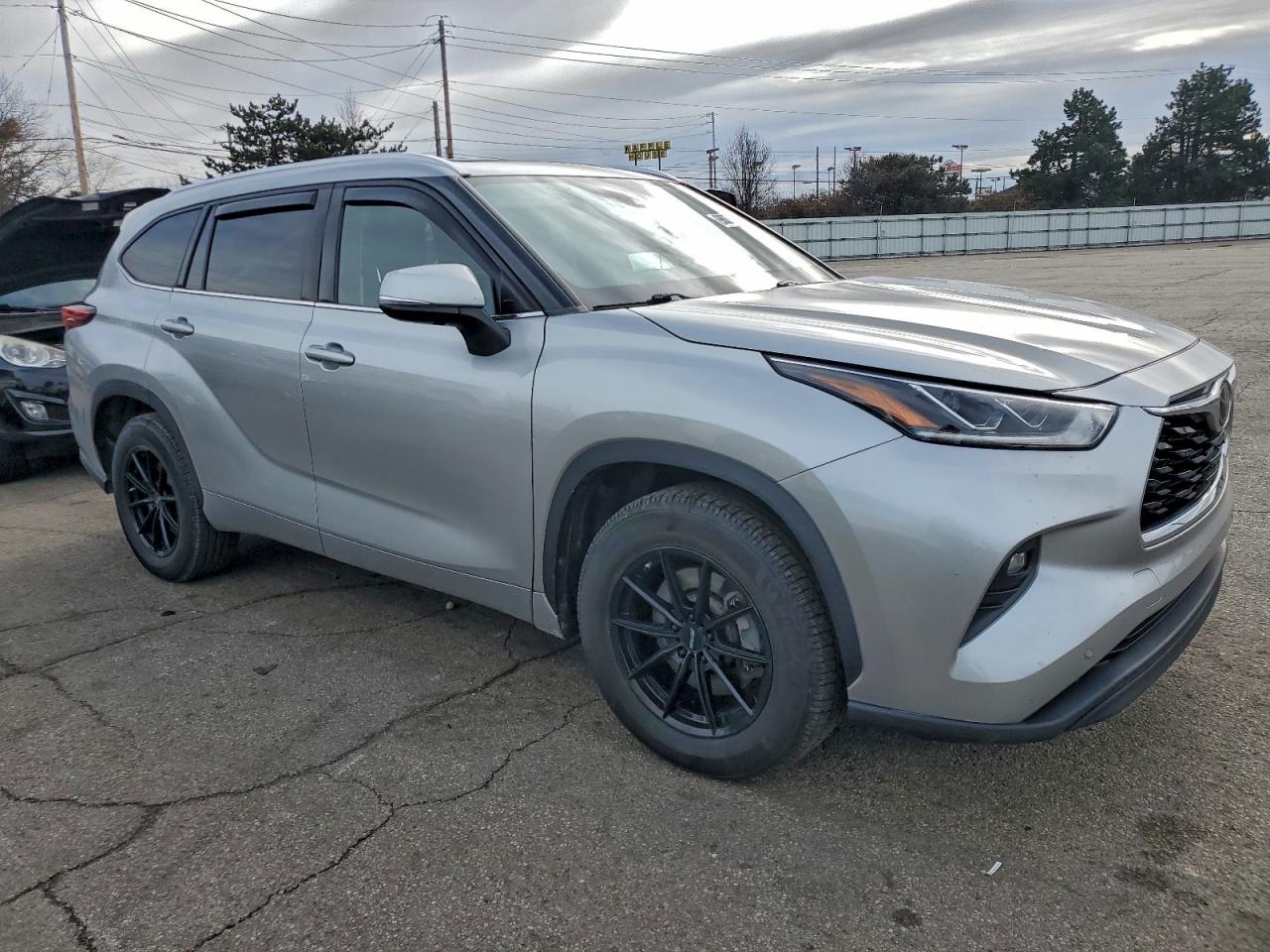 Toyota Highlander Limited Image 8