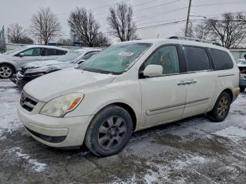  Salvage Hyundai Entourage