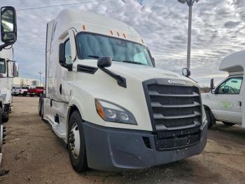  Salvage Freightliner Cascadia 1