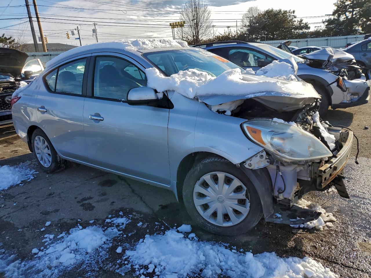 Nissan Versa S Image 8