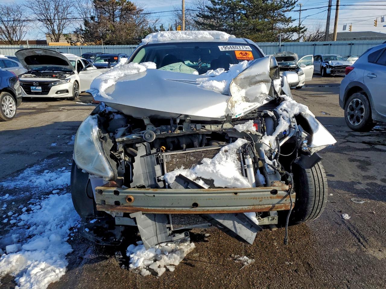 Nissan Versa S Image 3