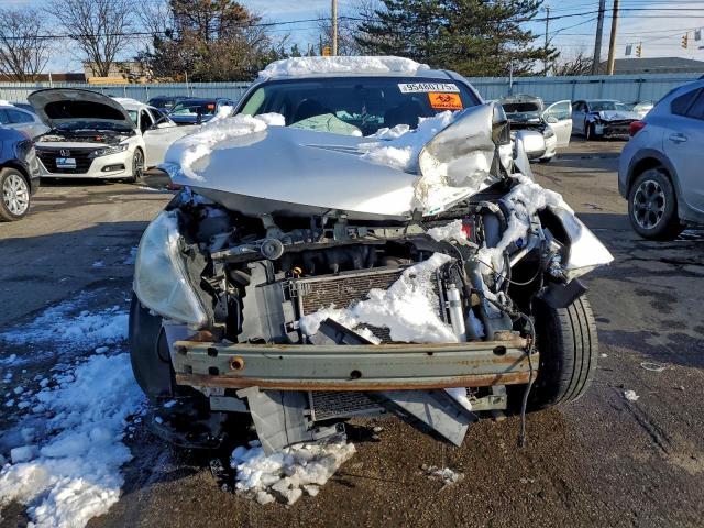 Nissan Versa S Image 3