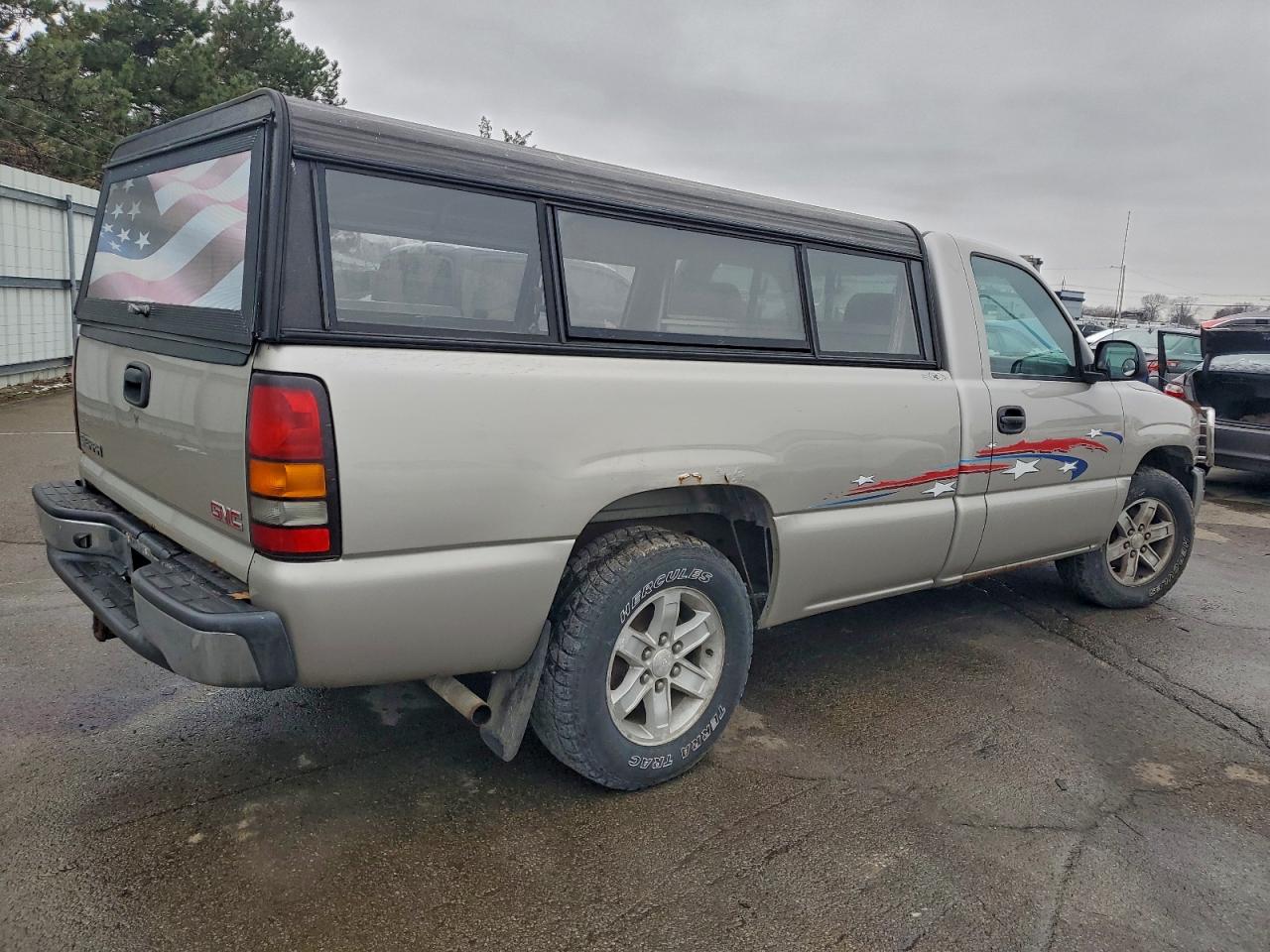 GMC Sierra C1500 Image 7