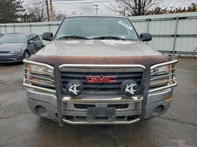 GMC Sierra C1500 Image 3