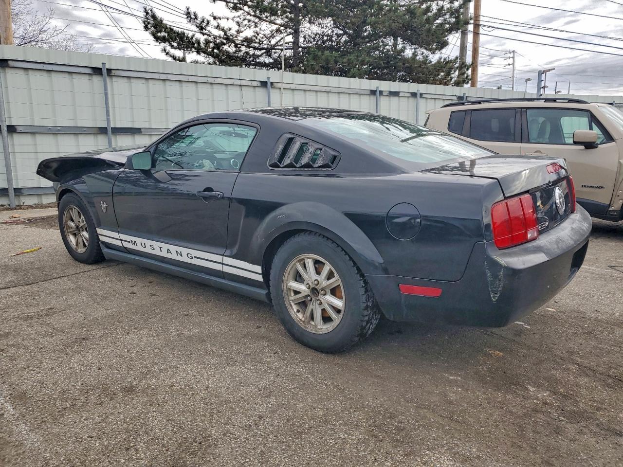 Ford Mustang Image 8