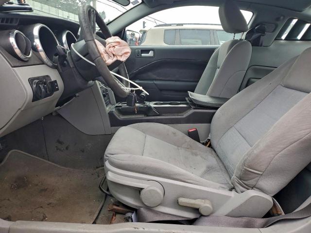 Ford Mustang Image 6