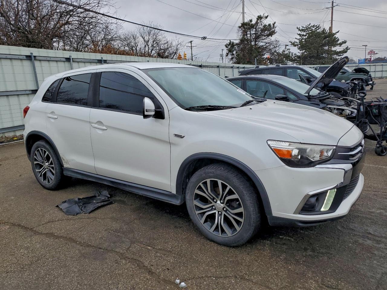 Mitsubishi Outlander Es Image 3