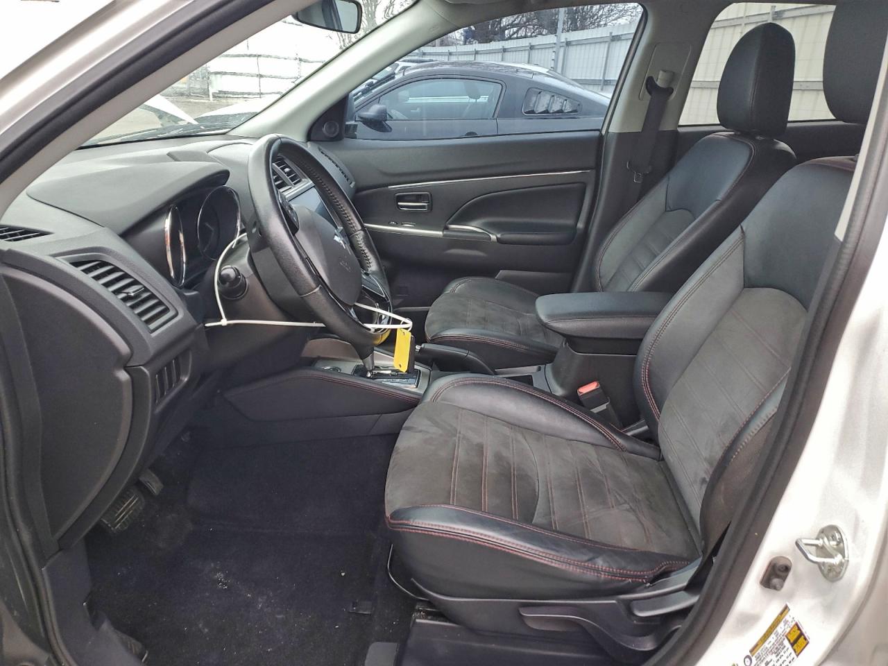 Mitsubishi Outlander Es Image 8