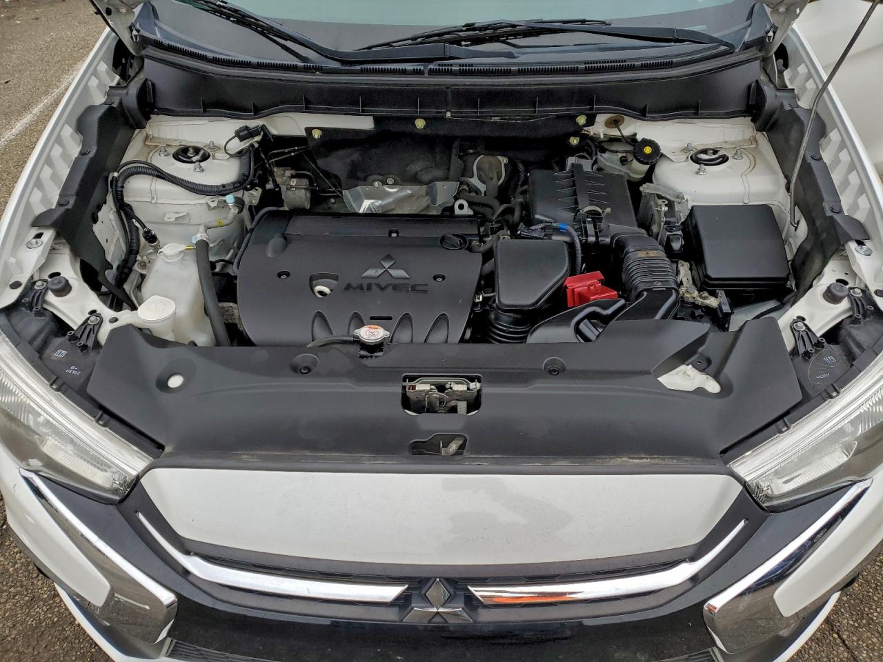 Mitsubishi Outlander Es Image 9