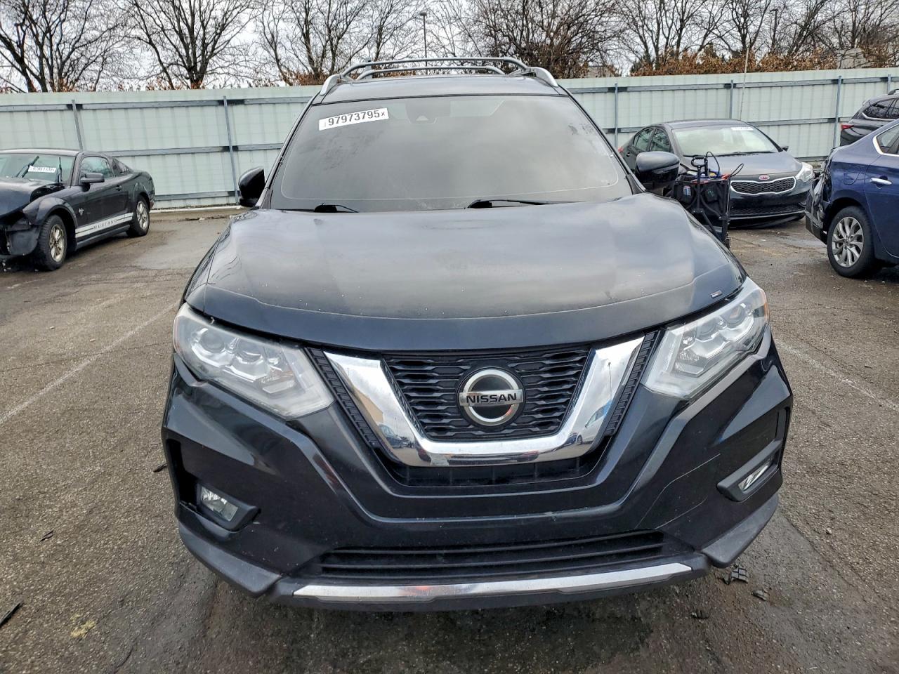 Nissan Rogue S Image 5