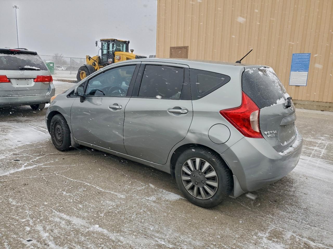 Nissan Versa S Image 2