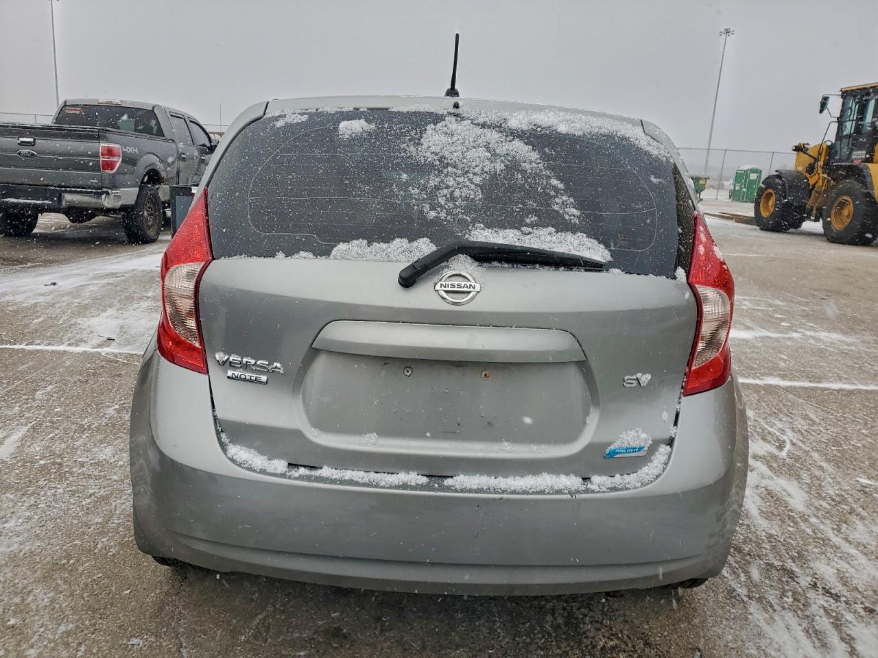 Nissan Versa S Image 5