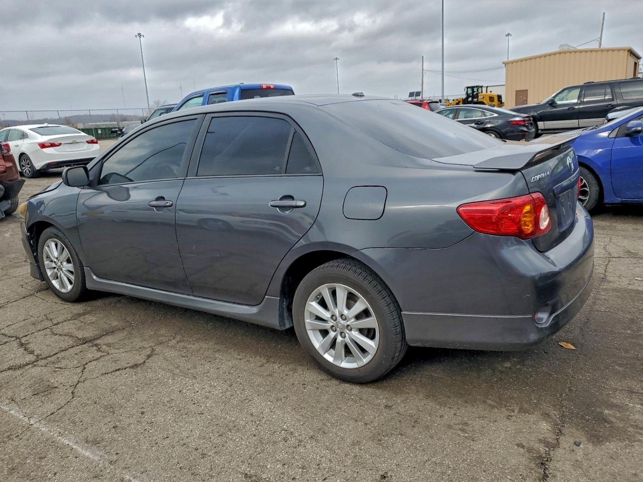 Toyota Corolla Base Image 4