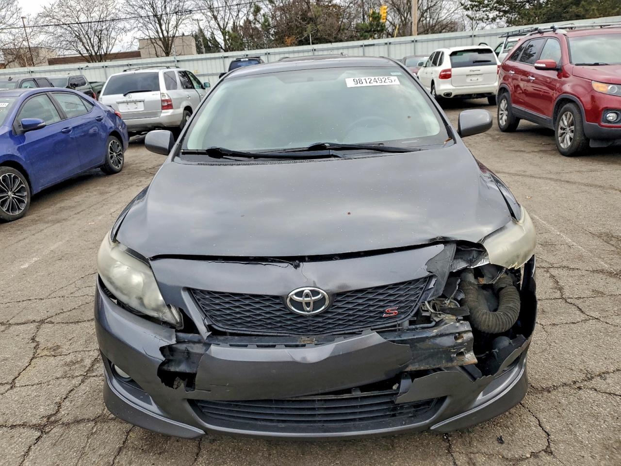 Toyota Corolla Base Image 10