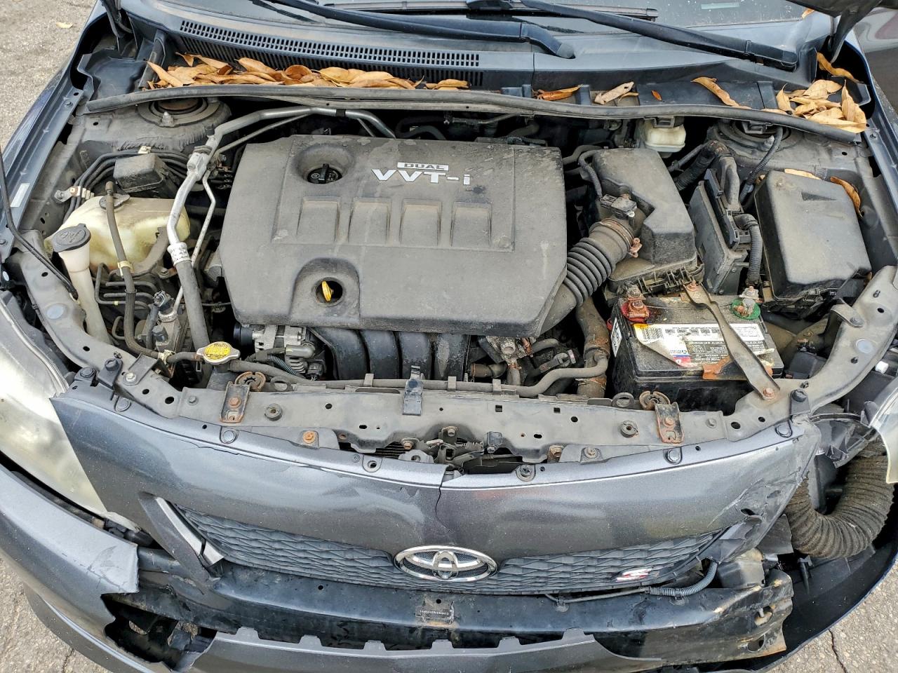 Toyota Corolla Base Image 9