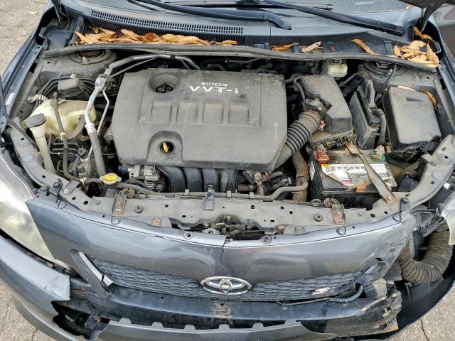Toyota Corolla Base Image 9