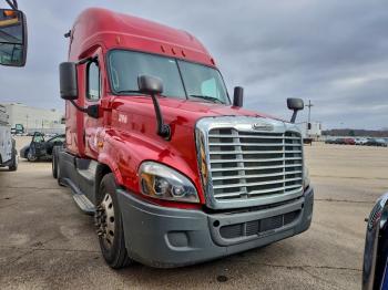  Salvage Freightliner Cascadia 1