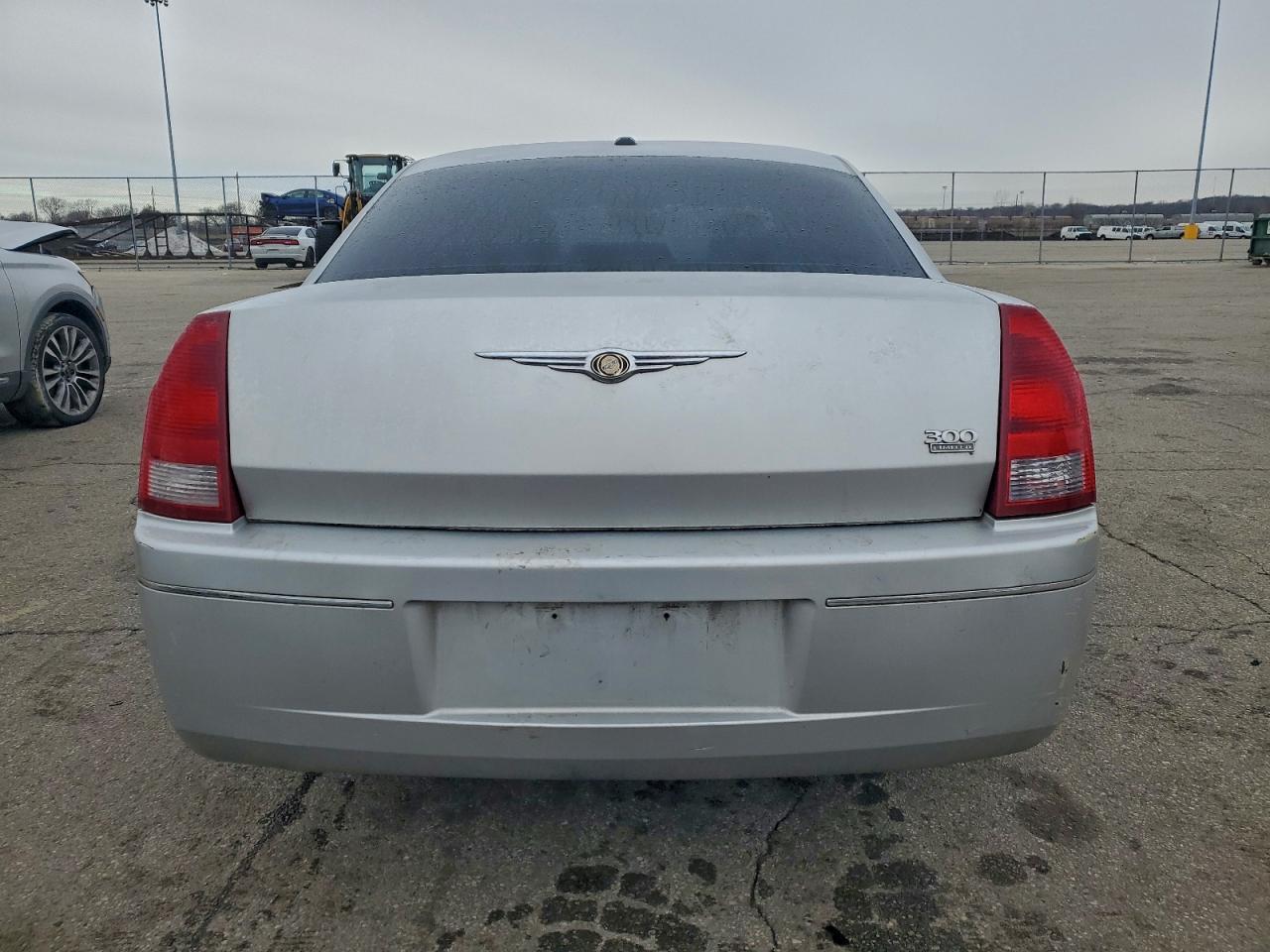 Chrysler 300 Touring Image 3