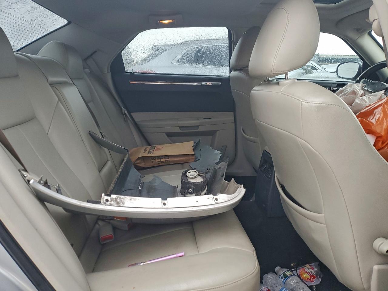 Chrysler 300 Touring Image 2