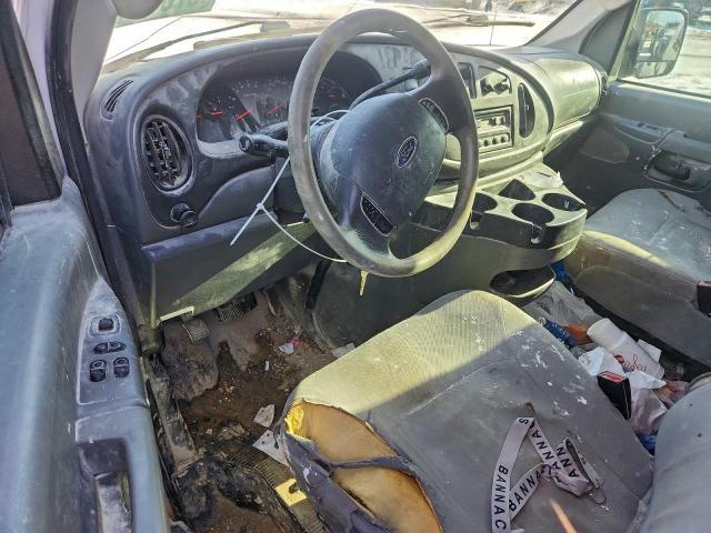 Ford E-150 E150 Van Image 2