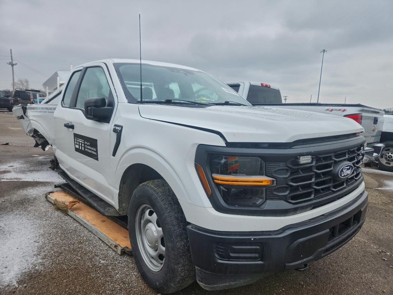 Ford F-150 Xl Image 2