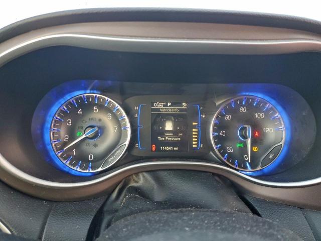 Chrysler Pacifica Touring L Image 12